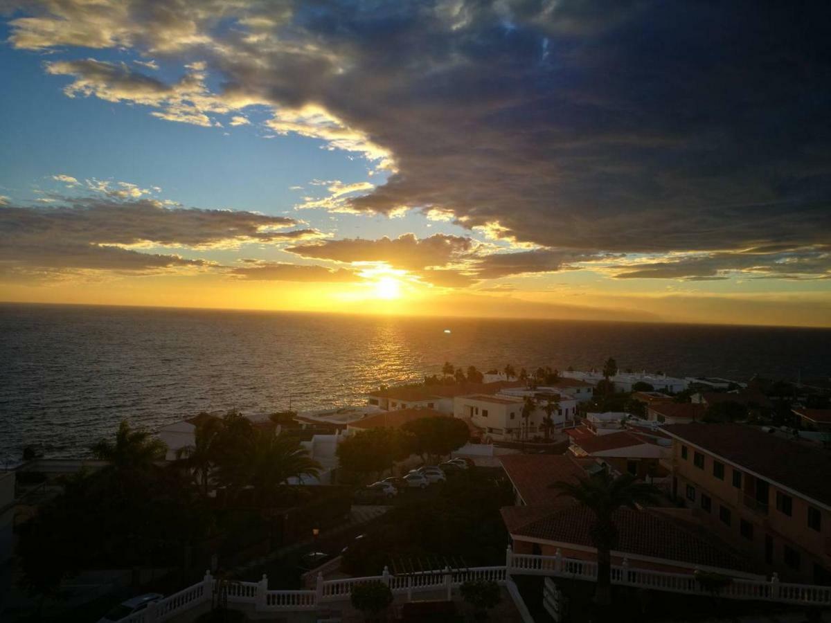 Volcano Beach Views & Wifi Puerto de Santiago  Exterior photo